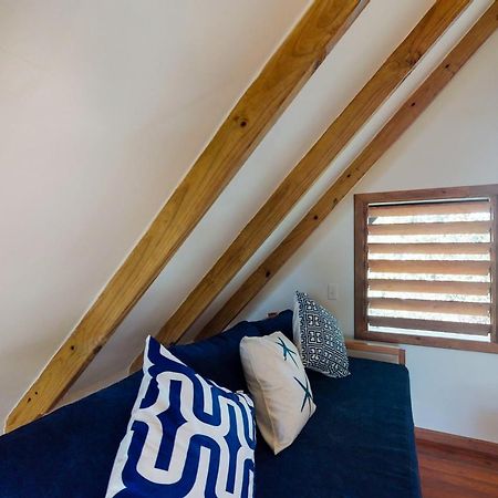 Inn The Trees Cabanas Placencia Екстериор снимка
